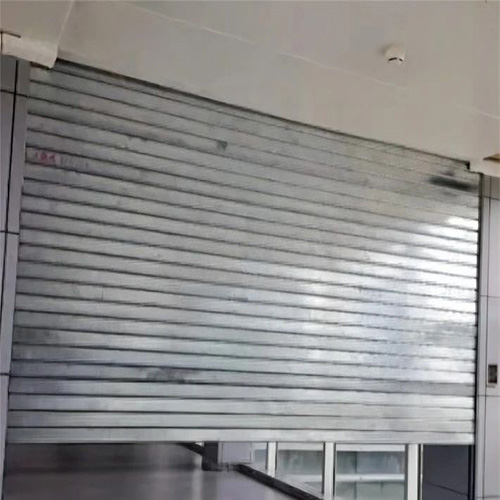 鋼質(zhì)防火卷簾一定需要設置噴淋保護?(圖1) 鋼質(zhì)防火卷簾門.jpg