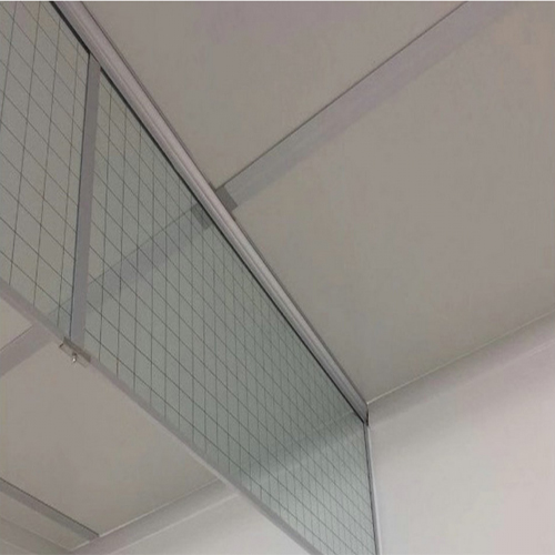 防火玻璃擋煙垂壁有哪幾種(圖1) 夾絲玻璃擋煙垂壁展示.jpg