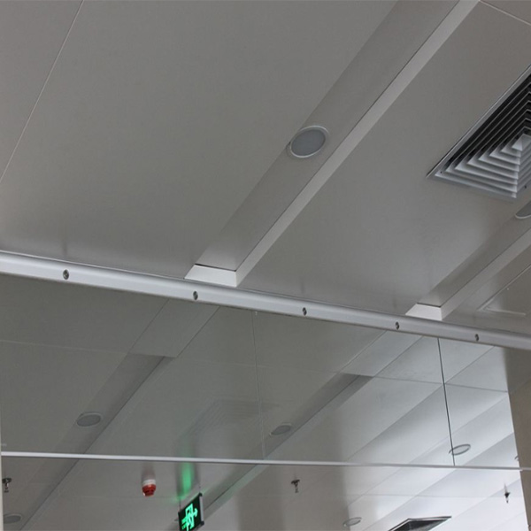 消防用擋煙垂壁功能與作用(圖1) 寫字樓擋煙垂壁.jpg